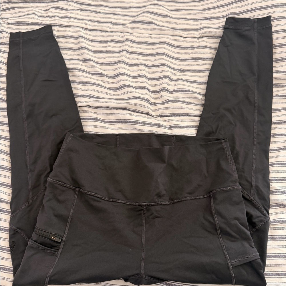 High-Rise Black Leggings with Side Pockets